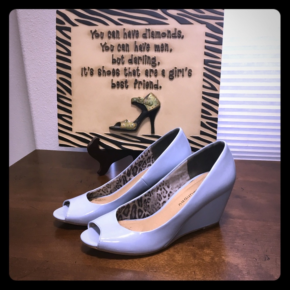 Wedge shoes